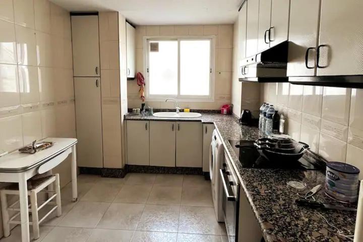 Comfortable Room - Habitacion Acogedora Valencia Ngoại thất bức ảnh